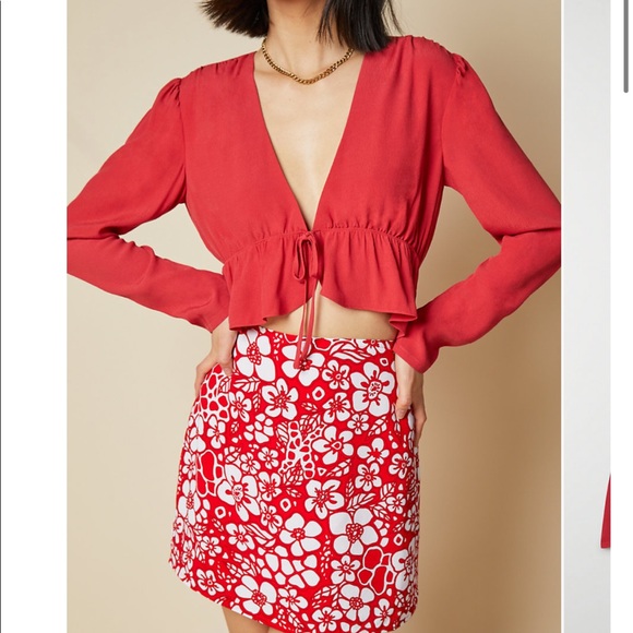 Aritzia Sunday Best Tie Front Blouse Blossom red S - Picture 8 of 10